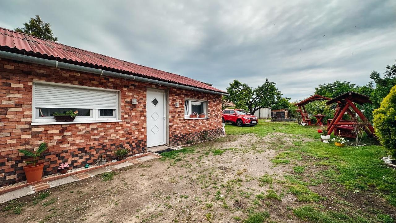 Napfeny Vendeghaz Hotel Gyor Exterior photo